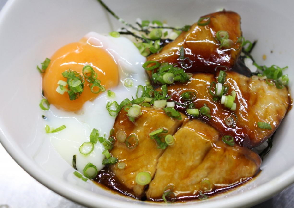 8（佐渡）ブリ玉丼